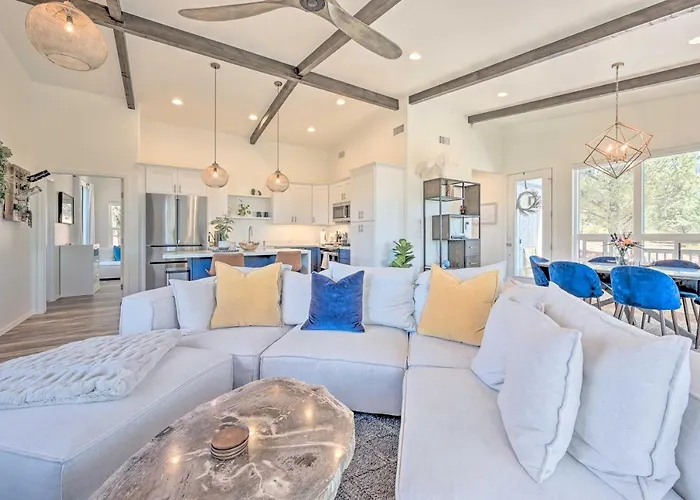 Dom wakacyjny Mtn Views & Gas Fire Pit: Luxe Escape! *