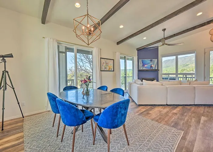 Mtn Views & Gas Fire Pit: Luxe Escape! Dom wakacyjny