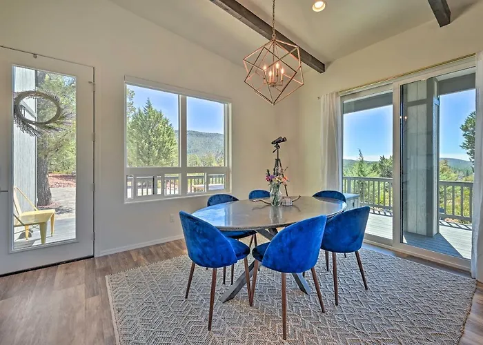 Mtn Views & Gas Fire Pit: Luxe Escape! Dom wakacyjny