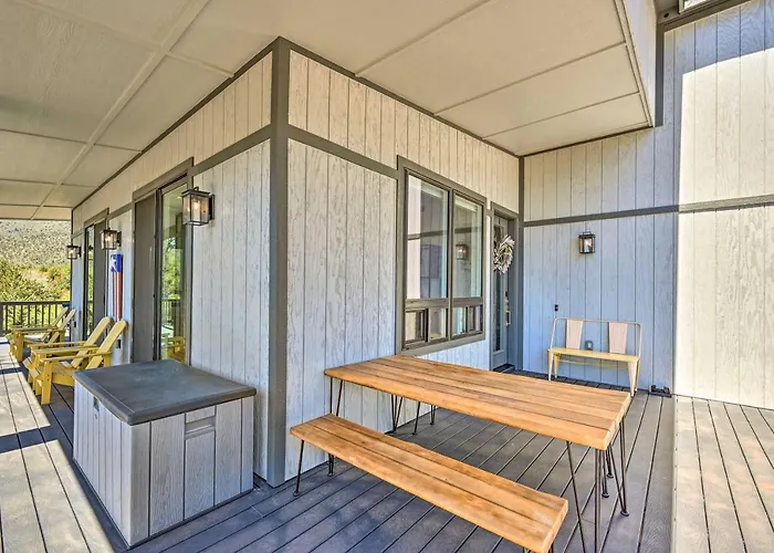 Mtn Views & Gas Fire Pit: Luxe Escape! Dom wakacyjny Pine