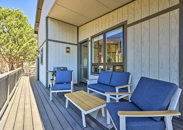 Mtn Views & Gas Fire Pit: Luxe Escape! *