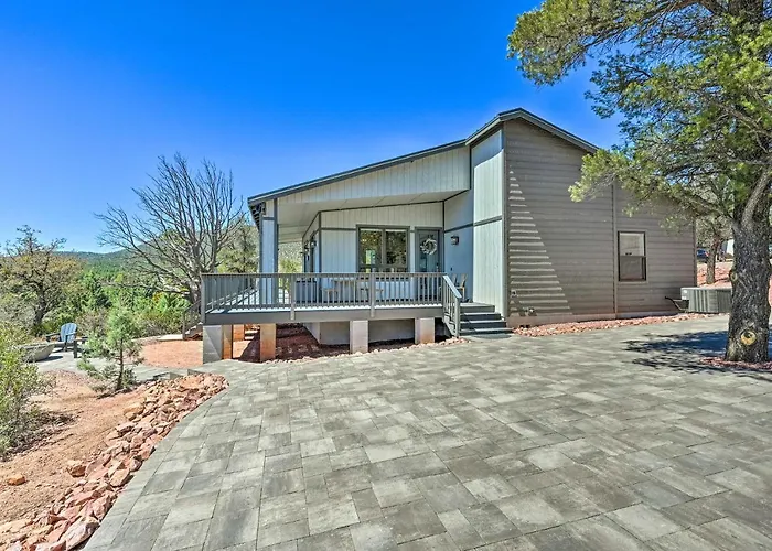 Dom wakacyjny Mtn Views & Gas Fire Pit: Luxe Escape! Pine