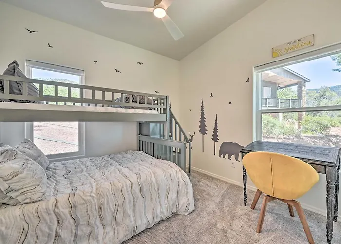 Mtn Views & Gas Fire Pit: Luxe Escape! *